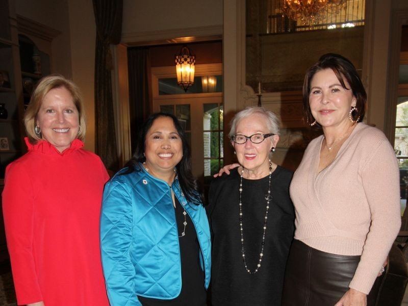 group of tiffany ircle members in tennessee region.